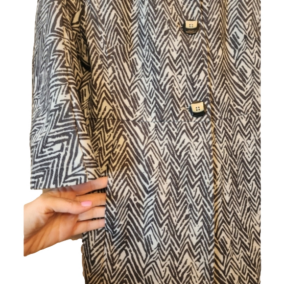 Cabi 3/4 sleeve jacket with pockets. Size M - Picture 2 of 4